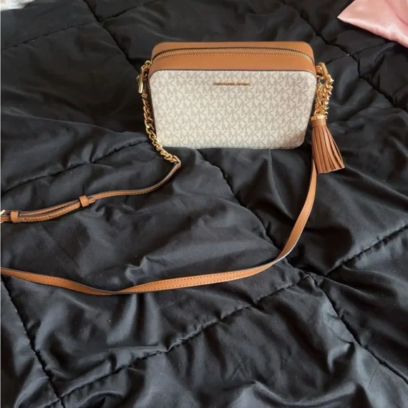 BRAND NEW Michael Kors Bag - Picture 2 of 10